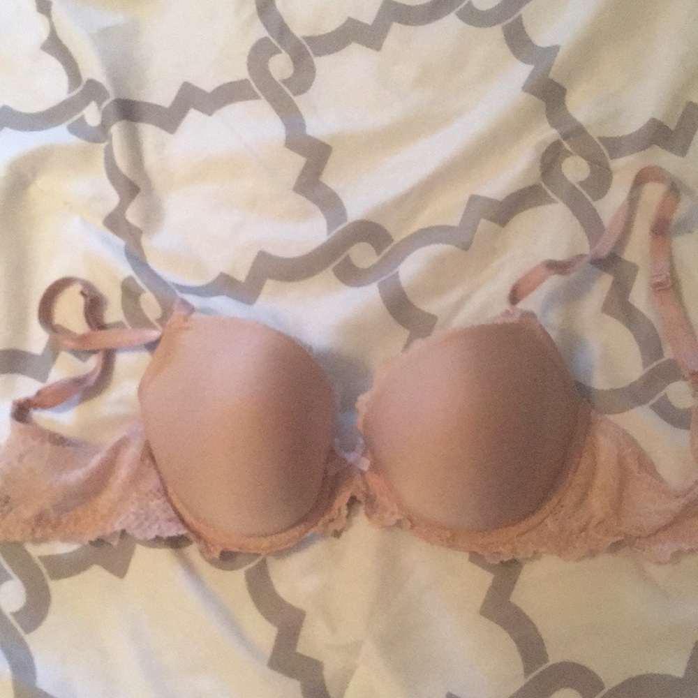 Cute nude 32D dream angels Demi bra